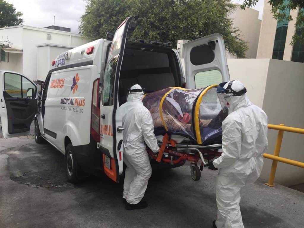traslado de pacientes con coronavirus en ambulancia servicios especiales